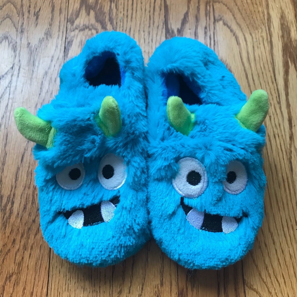 Fuzzy monster slippers, size toddler 11